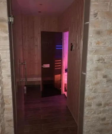 Aisza - Ocenia , Sala I Plac Zabaw, Jacucci , Sauna, Bilard *